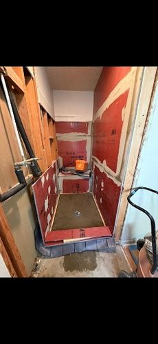 Bathroom Remodeling for Suarez Pro Flooring and Remodeling in Comanche, TX