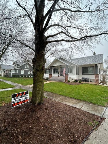 Home Softwash for J&J Power Washing and Gutter Cleaning in Sycamore, IL