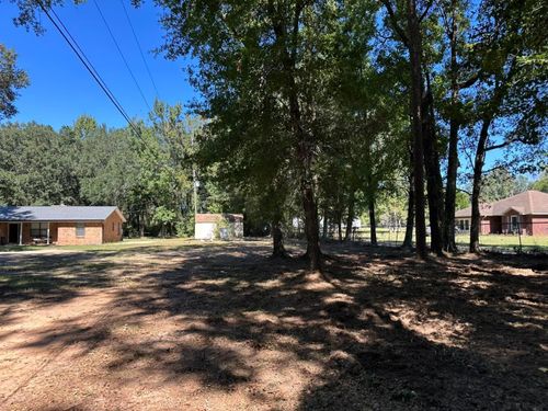  for White’s Land Maintenance in Milton,, FL