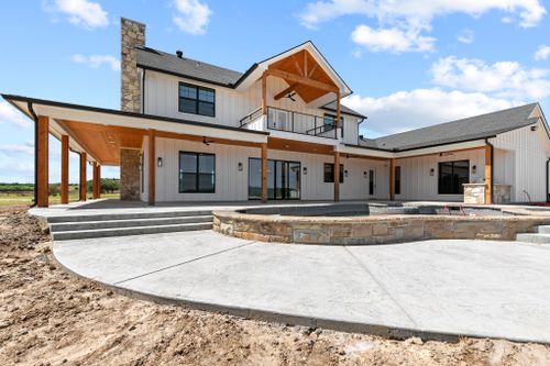 Custom Homes + Barndominium Homes for Who Can Construction in Stephenville, TX