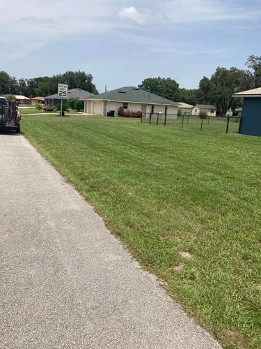 Lawn Care for Estrada All Pro Lawn Service in Auburndale, Florida