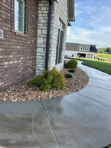Mulch Installation for Optimum Tree Service And Landscaping in Bowling Green, KY