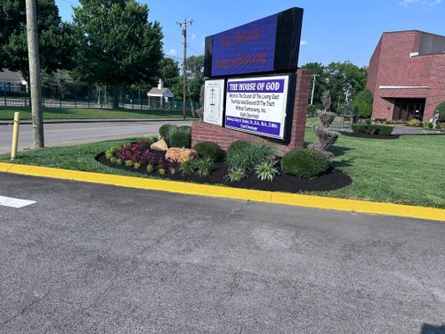 Seasonal Color- Spring and Fall for Russell's Lawn Care Plus in Nashville, TN