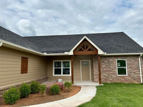 Roofing for River Valley Roofing and Gutters in Oklahoma City, OK