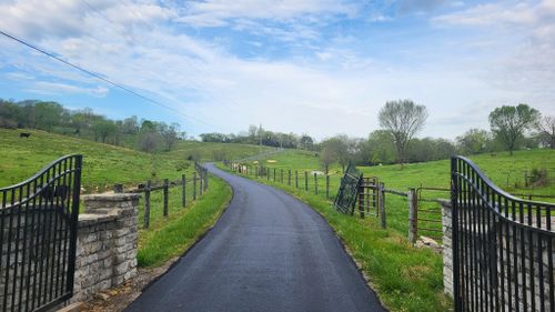  for Absolute Asphalt, Paving & Sealcoating in Lebanon, TN