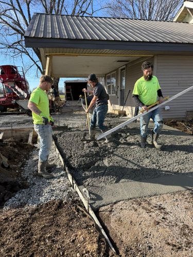 Porches, Patios, & Firepits for Whitfield Concrete Construction in Solsberry, IN