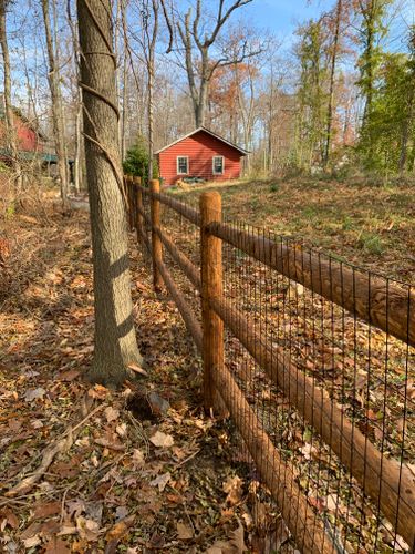 Wooden fence for Wantage Fence & Stonework, LLC in Wantage, New Jersey