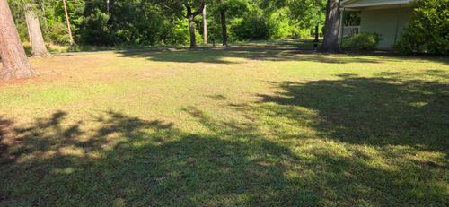 Mowing for Fresh Cut Yard & Lawn Care LLC in Forsyth, GA