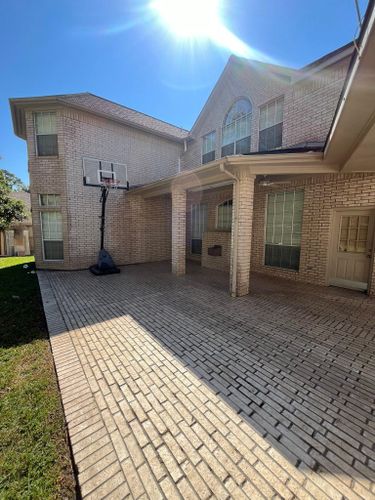 Driveway and Sidewalk Cleaning for E&E Pressure Washing Service, L.L.C. in Houston, TX