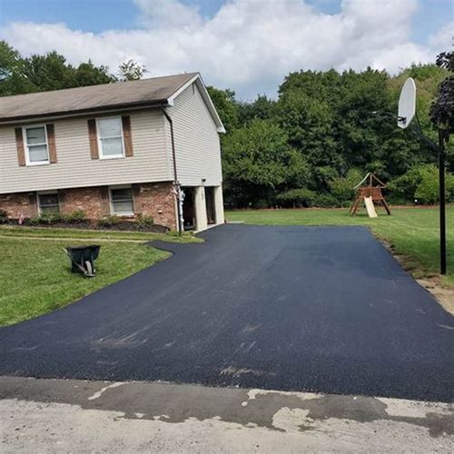 Asphalt Seal Coating for Straight Line Striping in Little Rock, AR