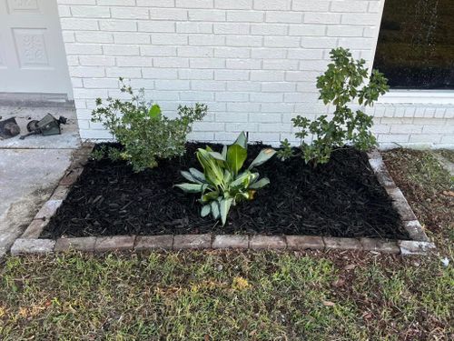 Mulch Installation for Southern Lawn & Tractor in Lake Charles, LA