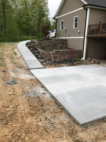 Concrete Slab Construction for MidWest Concrete in Benton, MO