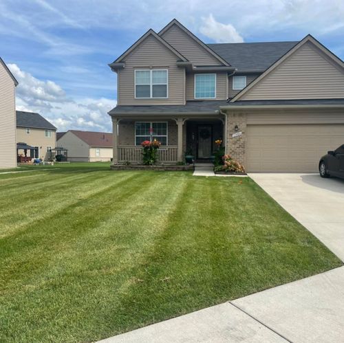  for Mow Pros in Westland, MI