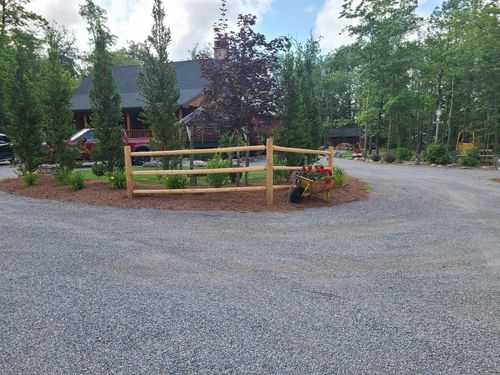 Wooden fence for Wantage Fence & Stonework, LLC in Wantage, New Jersey
