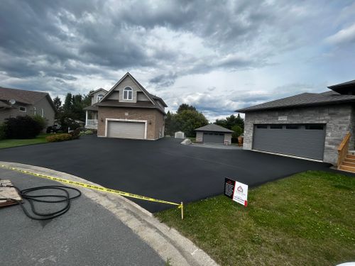 Pressure Washing for Signature Property Care Inc. in Greater Sudbury, ON