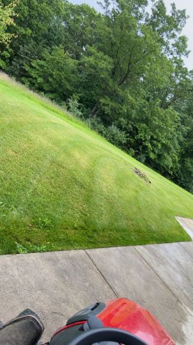Landscaping for Gullion’s Lawn and Landscaping in DeMossville, KY