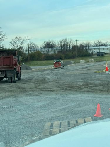 Concrete Driveways for Hellards Excavation and Concrete Services LLC in Mount Vernon, KY