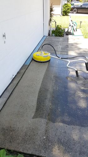 Pressure Washing & Softwashing for V Man Services LLC in Asbury Lake, FL