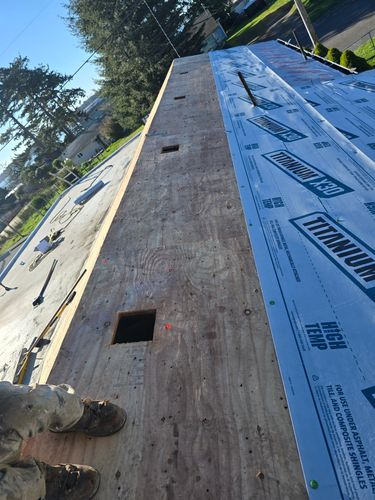 Roofing for Matthew Brooms Construction  in Coos Bay, OR