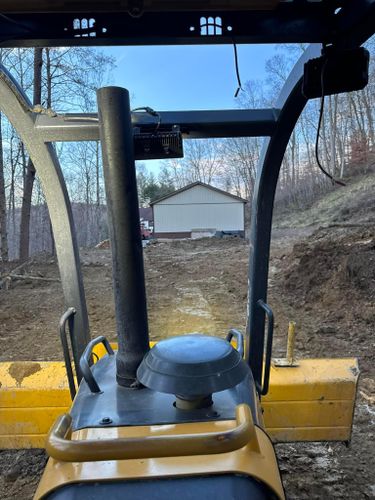 Concrete Driveways for Hellards Excavation and Concrete Services LLC in Mount Vernon, KY