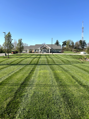 Commercial Lawn Care for Norvell's Turf Management, Inc in Middletown, OH
