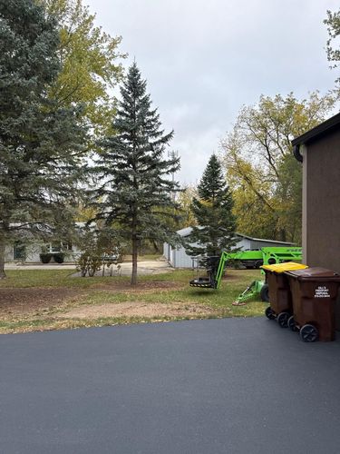 Fall Clean Up for Fransen's Tree Service  in Freeport, IL