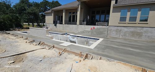 Driveways for Martin's Masonry & Landscaping in Leander, TX