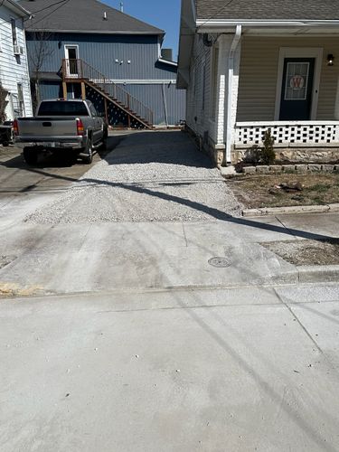 Gravel Services for DIRT PLUS LLC in Bowling Green, KY