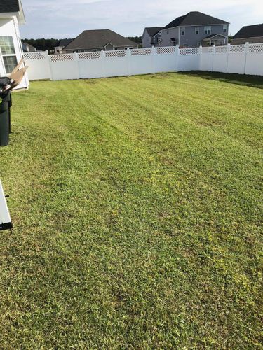 General Grounds Maintenance for NC Lawn Medics, LLC in Jacksonville, North Carolina