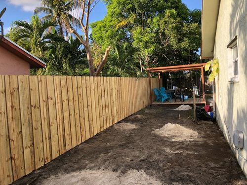 Fence & Gate Installation for Maui Fence LLC in Miami, FL