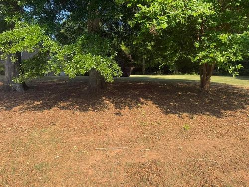 Bed Clean Up for Southern Outdoors Landscaping in Covington, GA