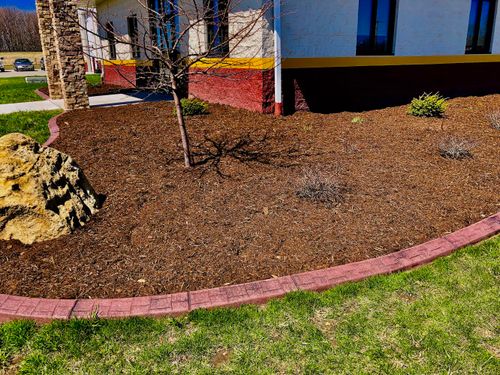 Mulch Installation for Paradise Lawnscapes in West Bend, WI