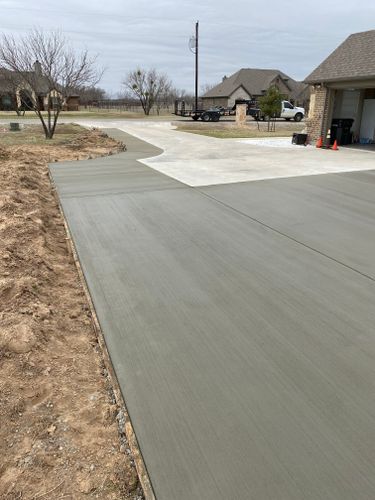 Driveways for G2 Custom Concrete in Dallas, TX