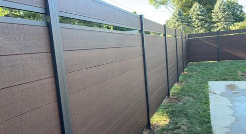 Fences for Illinois Fence & outdoor co. in Kewanee, Illinois