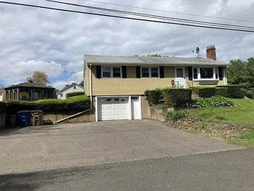 Under Deposit: 17 S Grove, Vernon, CT 06066 for Nelson Foss - Realtor in Connecticut, CT