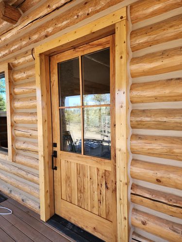 Log Home Finishing for Shay’s Chinking in Hamilton, MT