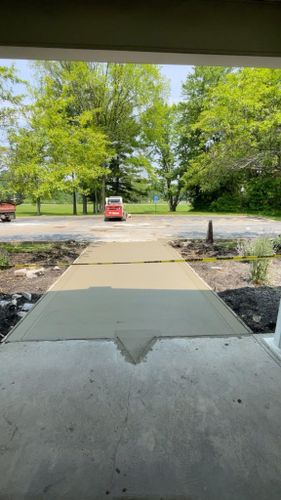 Landscaping for Amick’s Affordable Concrete & Power Washing  in Mansfield, OH