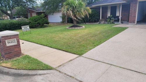 Mowing for T.W. Lawn Care in Pearland, TX