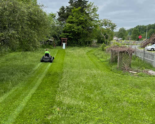 Lawn Maintenance/Mowing for Dunn-Rite Landscaping in New Oxford, PA