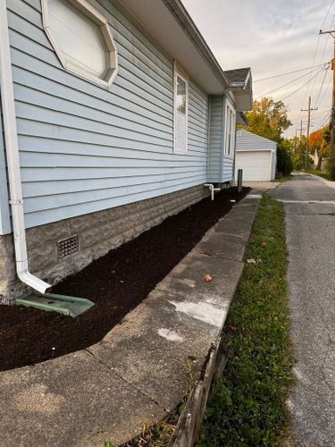 Mulch Installation for Sneed & Co LLC in Kokomo, IN