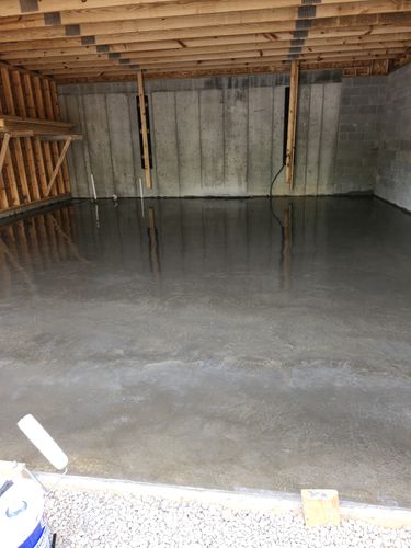 Slabs slick as glass for Hellards Excavation and Concrete Services LLC in Mount Vernon, KY