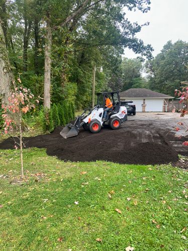 Mulch Installation for Sargent's Lawn and Property Maintenance LLC in Lambertville, MI