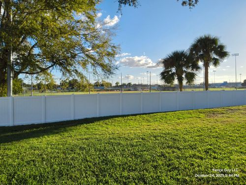 Vinyl Fence Installation for ASAP Fence & Gates - Central, FL in Leesburg, FL