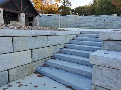Limestone Rock Walls for Viking Dirtworks and Landscaping in Gallatin, MO