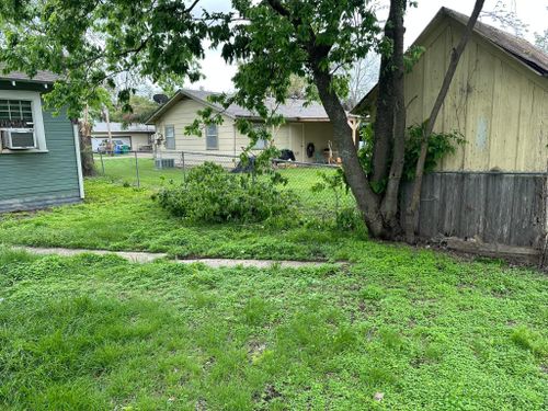 Mowing for Allen Lawn Care in Taylor, Texas