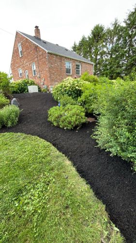 Landscaping for Sargent's Lawn and Property Maintenance LLC in Lambertville, MI