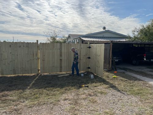 Fencing for McKay & Hands in Mineral Wells, TX