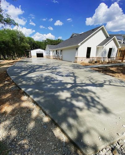 Driveways for G2 Custom Concrete in Dallas, TX