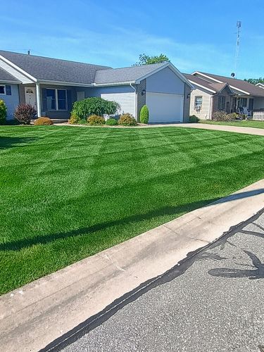 Lawn Care and Maintenance for R&M Lawn Control in Defiance, OH