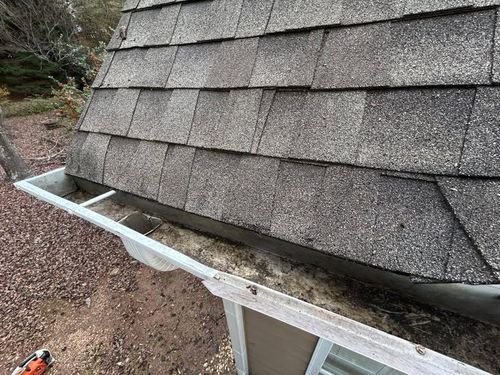 Mulch & Pinestraw Beds for Castillo’s Lawn Care in Monroe, GA